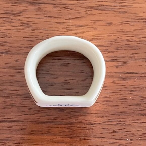 Set of (8) Gorham Vintage Ivory Porcelain and Gold Napkin Rings with Box - Picture 4 of 6